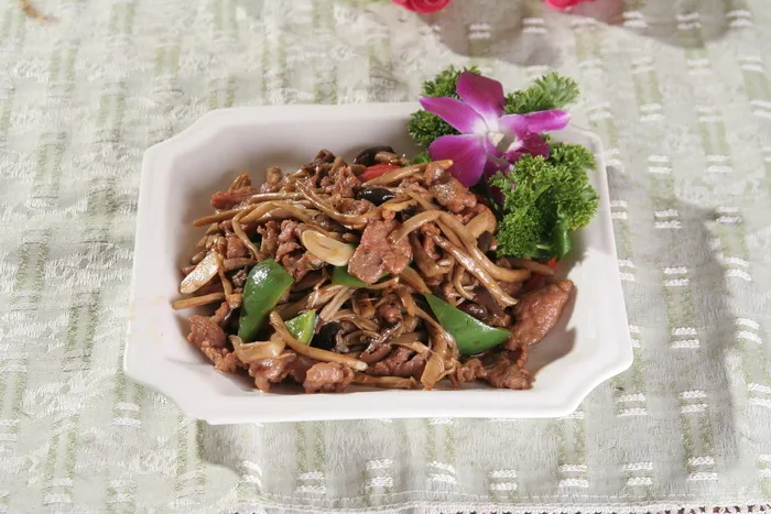 鲜茶树菇牛柳 22元