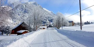 冬天山水背景风景