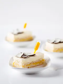 蛋糕店小蛋糕慕斯美食甜品图片