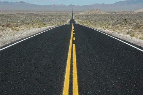 笔直的公路图片