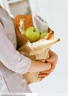 居家生活-纸袋中的蔬果