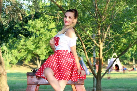 丰满美女写真图片 丰满美女写真图片
