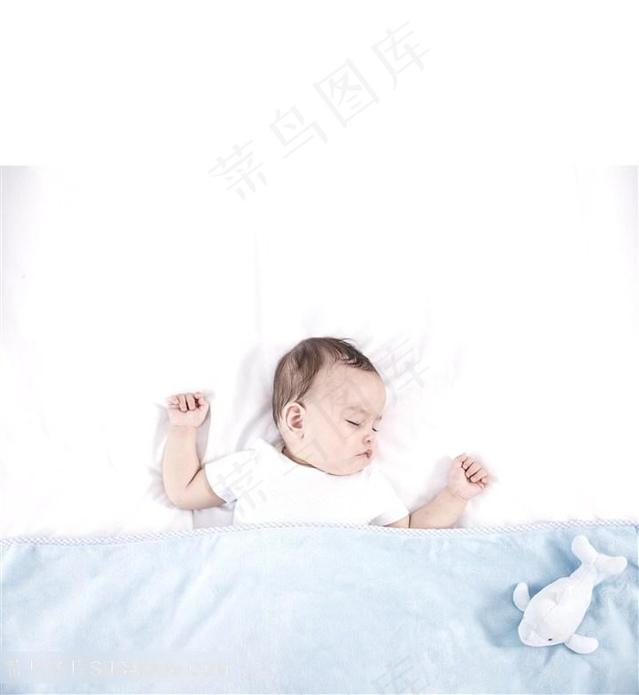盖着被子宝宝海报