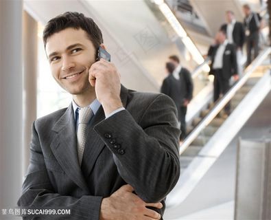 打电话的商务人士