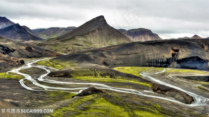 山脉巍峨风景画壁纸