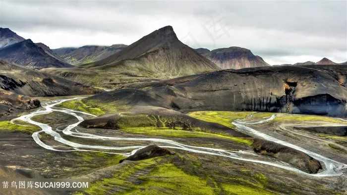 山脉巍峨风景画壁纸