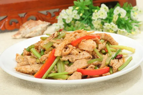 五花肉炒脆皮豆腐 (2)