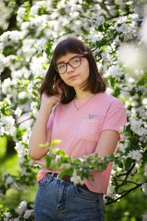 穿牛仔裤的高中女生图片 穿牛仔裤的高中女生图片