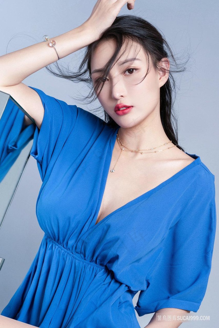 克拉女神国模时尚美女模特写真摄影图片