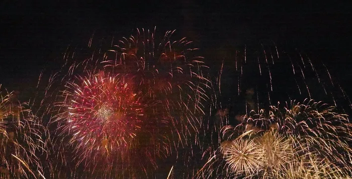 唯美烟花绽放火花庆典