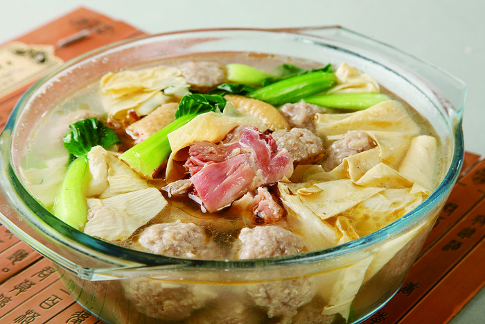 咸鸡炖牛肉丸 