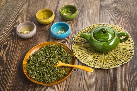 春季茶叶茶壶喝茶