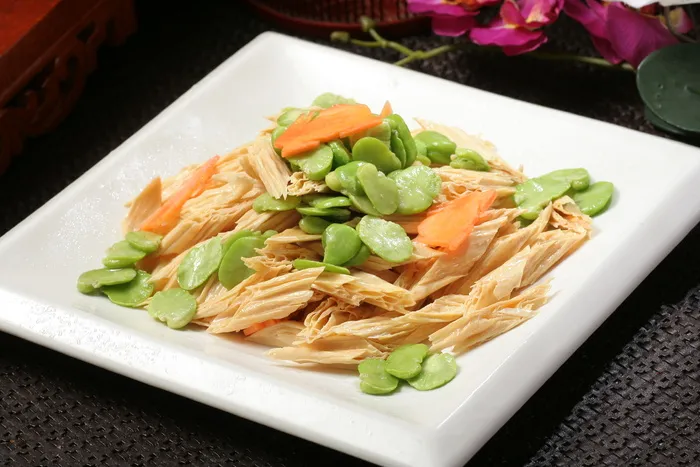 腐竹烧蚕豆