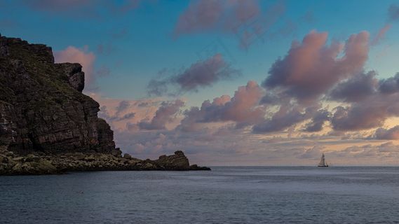粉色云朵大海风景唯美图片 粉色云朵大海风景唯美图片