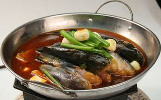 黄古鱼煲豆腐（黄古鱼、煎豆腐）荆沙味、微辣