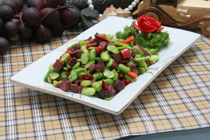 蚕豆炒腊牛肉