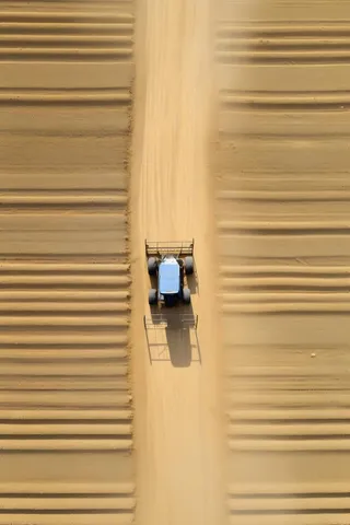 稻田收割俯视摄影