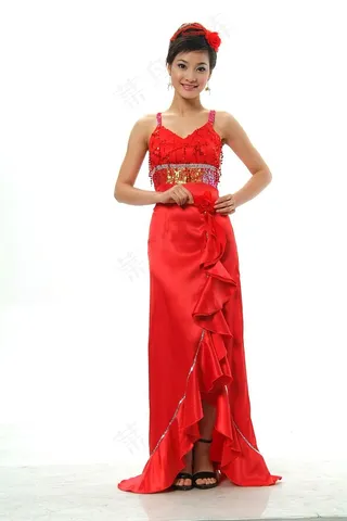 红色长款礼服