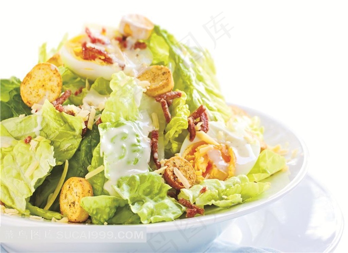 生菜火腿丝和烤面包沙拉