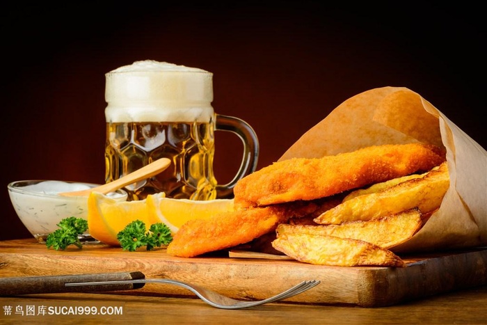 美味的薯片啤酒美食高清图