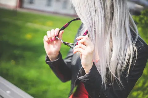 时尚眼镜金发美女图片 时尚眼镜金发美女图片