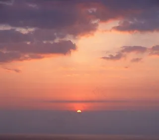 夕阳时分的天边图片