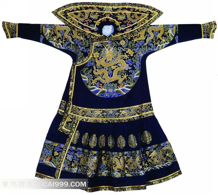 精美的龙纹吉祥图案服饰