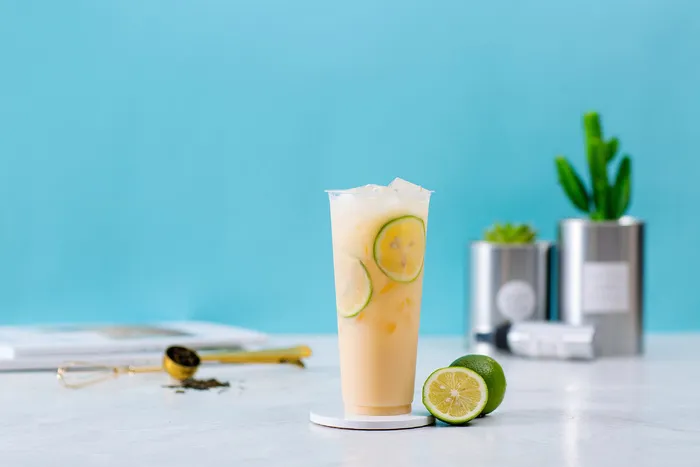 奶茶照片拍摄果汁青柠冰奶茶