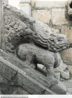 中华石雕柱纹-石狮子花纹