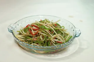 尖椒粉条炒芽菜10元