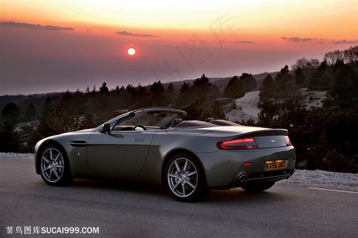 阿斯顿马丁-夕阳下的阿斯顿马丁