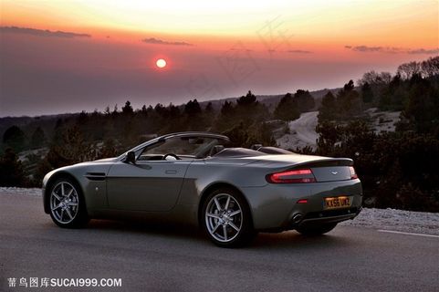 阿斯顿马丁-夕阳下的阿斯顿马丁