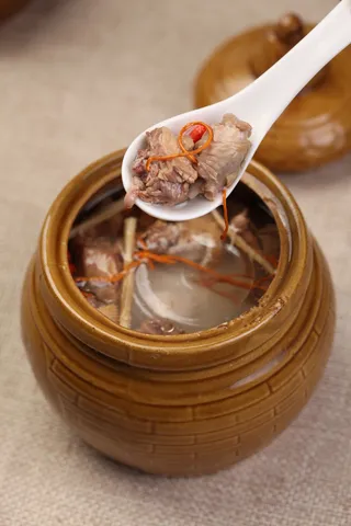 TG00151当参虫草花炖乳鸽 (10)