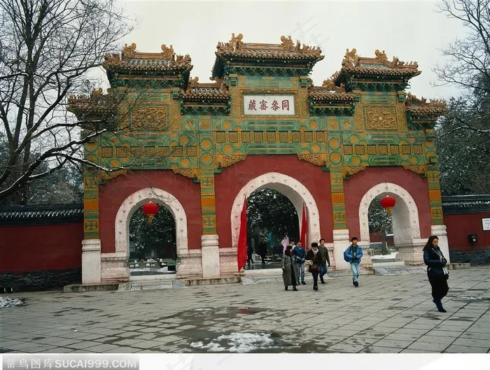 卧佛寺外景牌楼