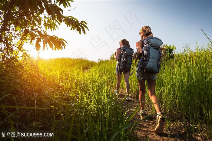 背包客旅行高清图片