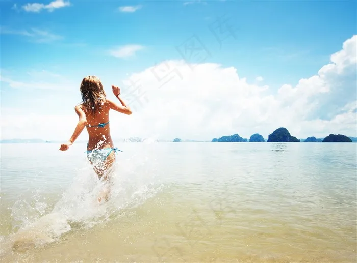 海边游泳户外体育运动