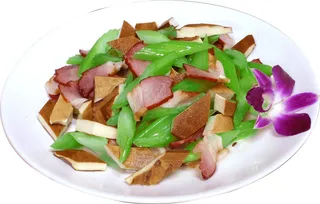 13 西芹豆干炒腊肉-宏远宾馆