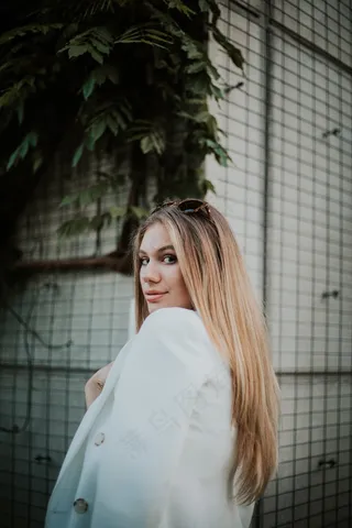 欧美风情美女图片