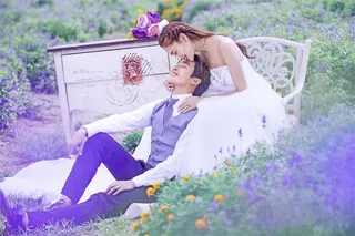 幸福恋人紫色薰衣草婚纱外拍写真图片