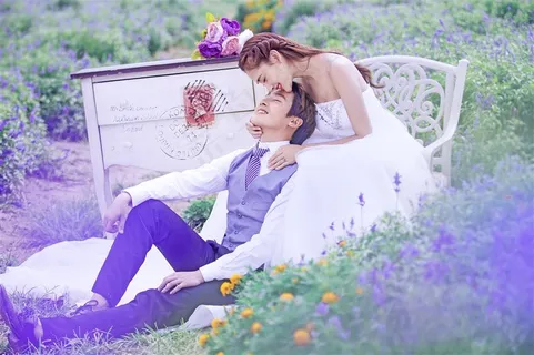 幸福恋人紫色薰衣草婚纱外拍写真图片 幸福恋人紫色薰衣草婚纱外拍写真图片