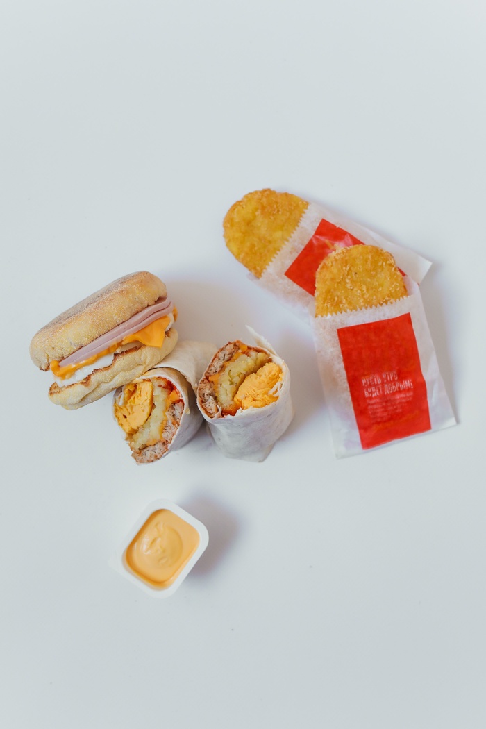 黄色美味汉堡摄影素材