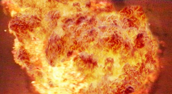 爆炸火焰冲天 爆炸火焰冲天