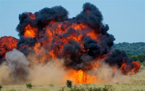 炸弹爆炸火焰烟雾高清素材图 炸弹爆炸火焰烟雾高清素材图