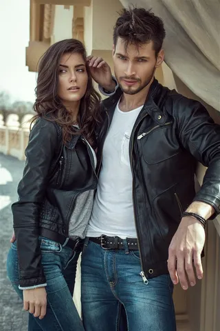 欧美风情侣写真图片