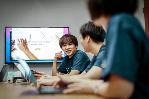 会议室人物图片 会议室人物图片