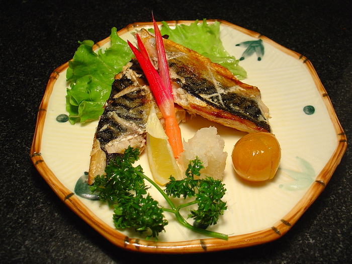 粤菜1552烤青花鱼 16元