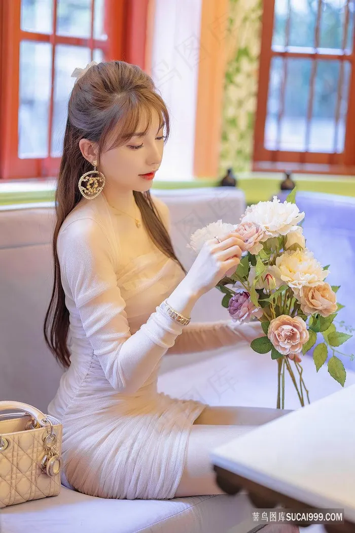 摘花的女生头像小清新可爱刘奕宁写真图片