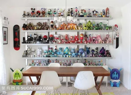 摆满货架的玩具图片