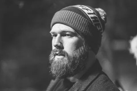 络腮胡男人真实照片