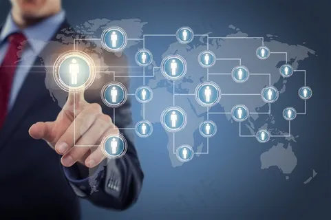 用手点击一群小人像 用手点击一群小人像